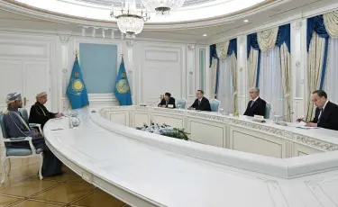 Касым-Жомарт Токаев встретился с министром иностранных дел Омана Бадра Аль-Бусаиди