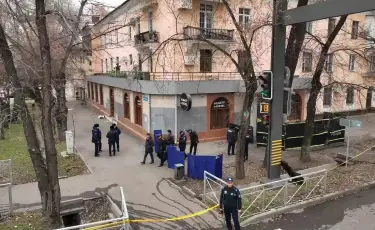 Өртті қасақана қойғаны анық: Алматыда хостелде болған өртке қатысты сот жалғасып жатыр