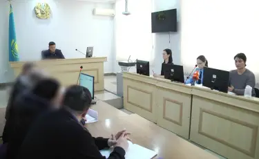Распустили руки: в Костанае начался суд над сестрами, избившими фельдшера