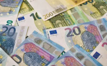 Курс доллара и евро в обменниках Алматы 14 марта 2025