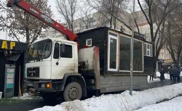 Более 300 незаконных торговых объектов демонтировано в Алматы