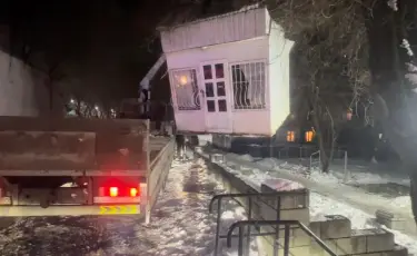 В Медеуском районе Алматы снесены незаконные киоски