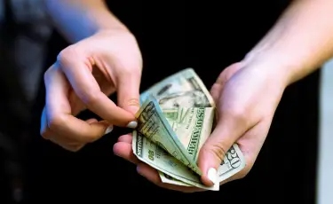 Стремительный взлет: что происходит с долларом в Казахстане