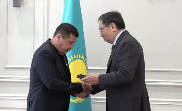 Әуежайдағы оқиға: Мұса Әбдірайымовқа «Ерлігі үшін» медалі табысталды