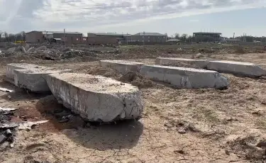 Көкке ұшқан ақша: биыл пайдалануға берілуі тиіс үйдің іргетасы қаланбаған