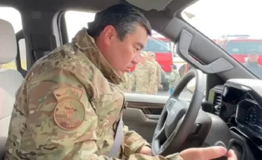 ТЖ министрі жаңа эвакуациялау техникасын өзі сынап көрді