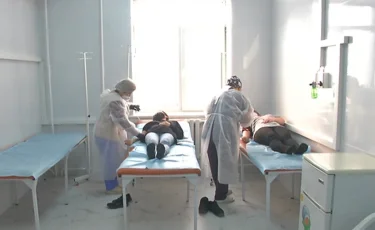 Массовое отравление: в столице 6 детей и 10 взрослых попали в больницу