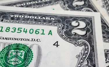 На пониженной скорости: что происходит с долларом в Казахстане