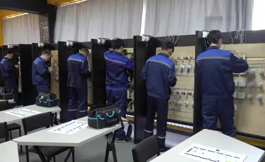Алматы колледждерінің бірінде жарықтандыру жүйесі бойынша шеберлік сағаты өтті