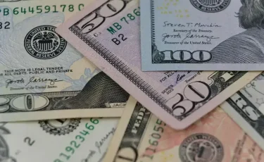 Курс валют на 1 мая 2025