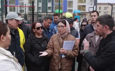 Без благ цивилизации: жильцы новостройки в Атырау жалуются на перебои со светом и водой