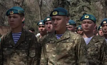 Алматыдан 30 жас сарбаз әскерге аттанды