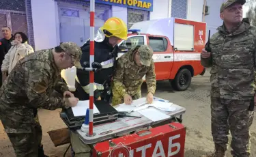 В Алматы ликвидирован пожар: огонь охватил здание с лакокрасочными изделиями