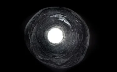 Шымкентте мектеп оқушысы су толы шұңқырға құлап мерт болды