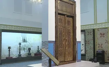 Есік ота жасау столында жатты: Қожа Ахмет Ясауи кесенесіндегі қабірхана ағаш есігі қалай зерттелді