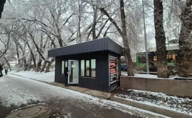В Алматы продолжается демонтаж незаконных нестационарных торговых объектов