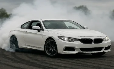 Показала класс — и получила штраф: автоледи в Актау привлекли за дрифт