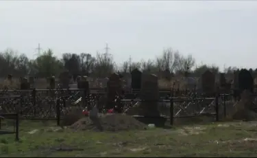 Өлгендердің алтын тісін ұрлаған: қабір қазушылар ұсталды