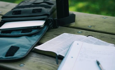 Нас выбросили на улицу: в Актобе массово отчислили студентов из вуза