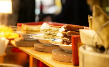 «Әлеуметтік әмиян»: оқушылардың ыстық асы енді цифрлық бақылауда