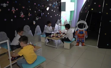 Қалдықтарға екінші өмір сыйлайық: балабақша бүлдіршіндері пластик қалдықтардан бұйым жасады