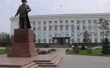 Новый график работы: актюбинские чиновники начнут трудовые буди на полчаса раньше