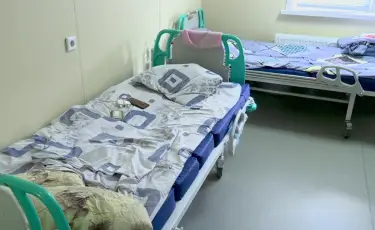 В Атырау пациенты модульной больницы жалуются на антисанитарию