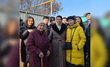 «Жақыныңа жәрдемдес»: Алматылық оқушылар қарттарға көмектесіп жүр