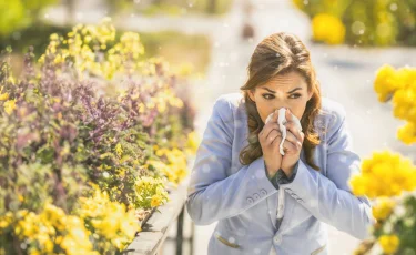Алматинцам рассказали, как защититься от весенней аллергии