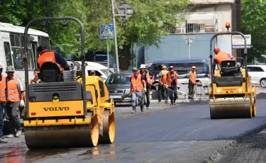 Алматының Алатау ауданында биыл 81 км жол орташа жөндеуден өтеді