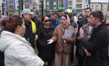 Шам жағып отырмыз: жарықсыз, сусыз отырған артыраулықтар төлеген қаржы есебін сұрады