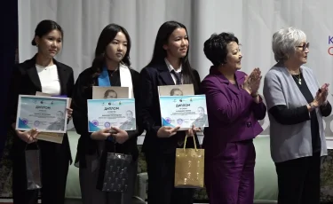 Юный писатель Алматы-2025: в мегаполисе наградили победителей литературного конкурса