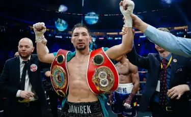 Глава государства поздравил Жанибека Алимханулы с успешной защитой чемпионских поясов