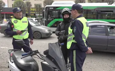В Алматы за два дня мопедисты совершили 200 нарушений
