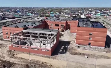 Тапсырыс беруші ақшаны толық төлемеді: Атырауда мектеп құрылысы тоқтап тұр