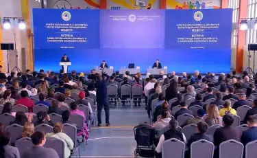 Ерболат Досаев Алатау ауданы тұрғындарымен кездесті