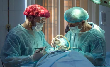 Прорыв в медицине: врачи провели уникальную операцию в Атырау