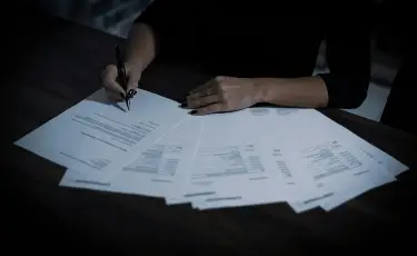 Бизнес на правах: в Шымкенте раскрыли продажу водительских удостоверений