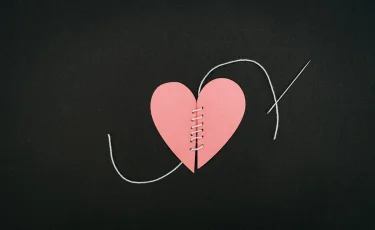 Ревность без предела: возлюбленная ранила парня ножом