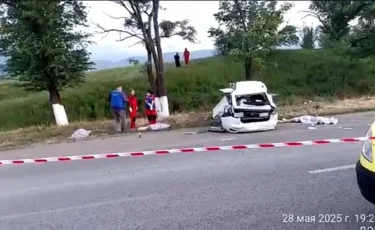 Отсоединился прицеп: четыре человека погибли на трассе Алматы - Бишкек