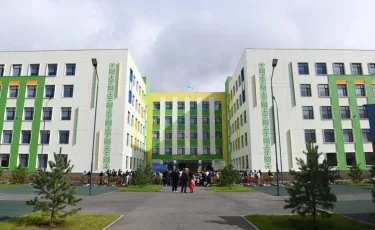 В Казахстане более 200 тысяч сельских детей получат доступ к современным школам