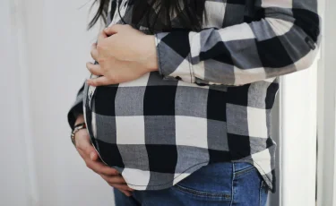 Соңғы бес жылда 18-ге толмаған 12 мыңдай қыз жүкті болған