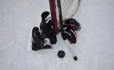 Казахстан уступил России в первом матче Qazaqstan Hockey Open
