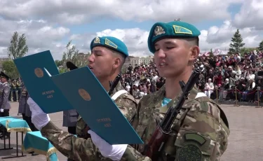 Астанада 200-ге жуық сарбаз әскери ант қабылдады
