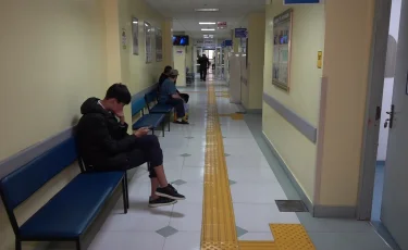 "Омыртқасын сындырып жіберген": Шымкентте емші науқасты балғамен ұрып емдеген