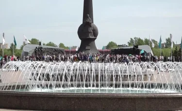 Бейбіт аспан астында: Астанада меркелік іс-шара өтті