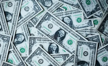 Все выше и выше: что происходит с долларом в Казахстане