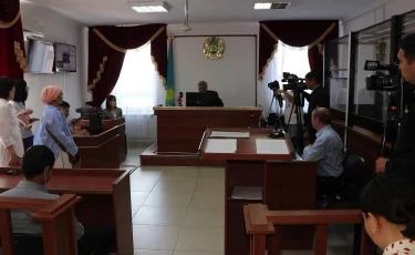 Балаларын тұншықтырып, өлтірген:  Ақтөбеде 29 жастағы келіншекке қатысты сот отырысы басталды