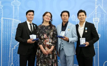 Алматыда мәдениет және өнер қайраткерлеріне мемлекеттік награда табысталды