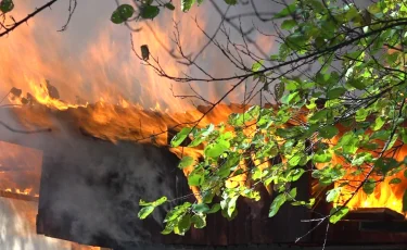 Өскеменде өрт сөндірушілер 14 адамды құтқарды